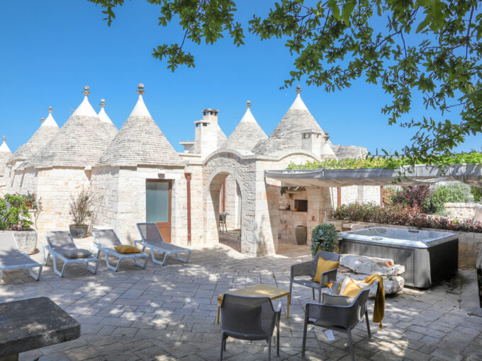 Trullo con Jacuzzi in Valle d’Itria